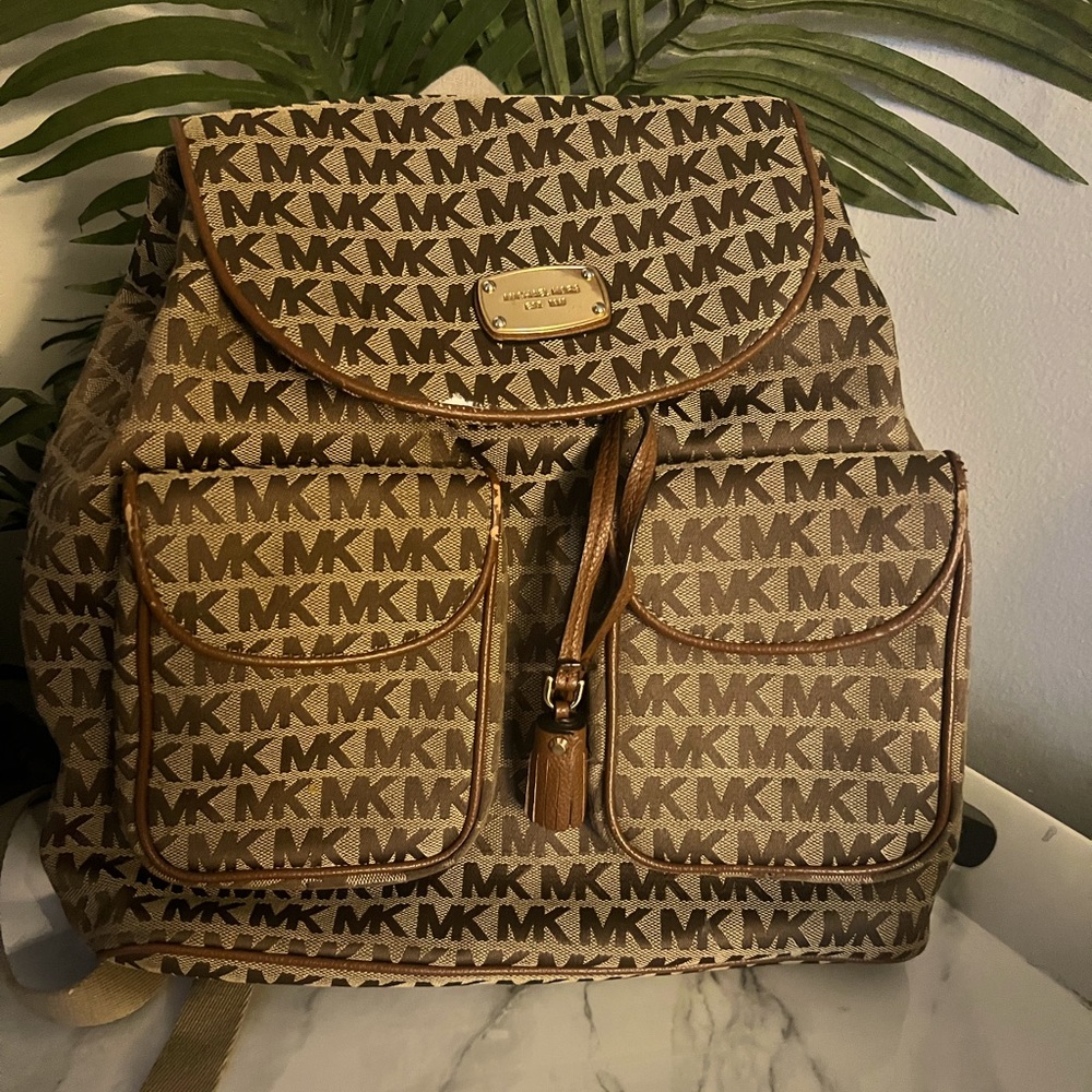 MICHAEL MICHAEL KORS Harrison Medium Logo Backpack